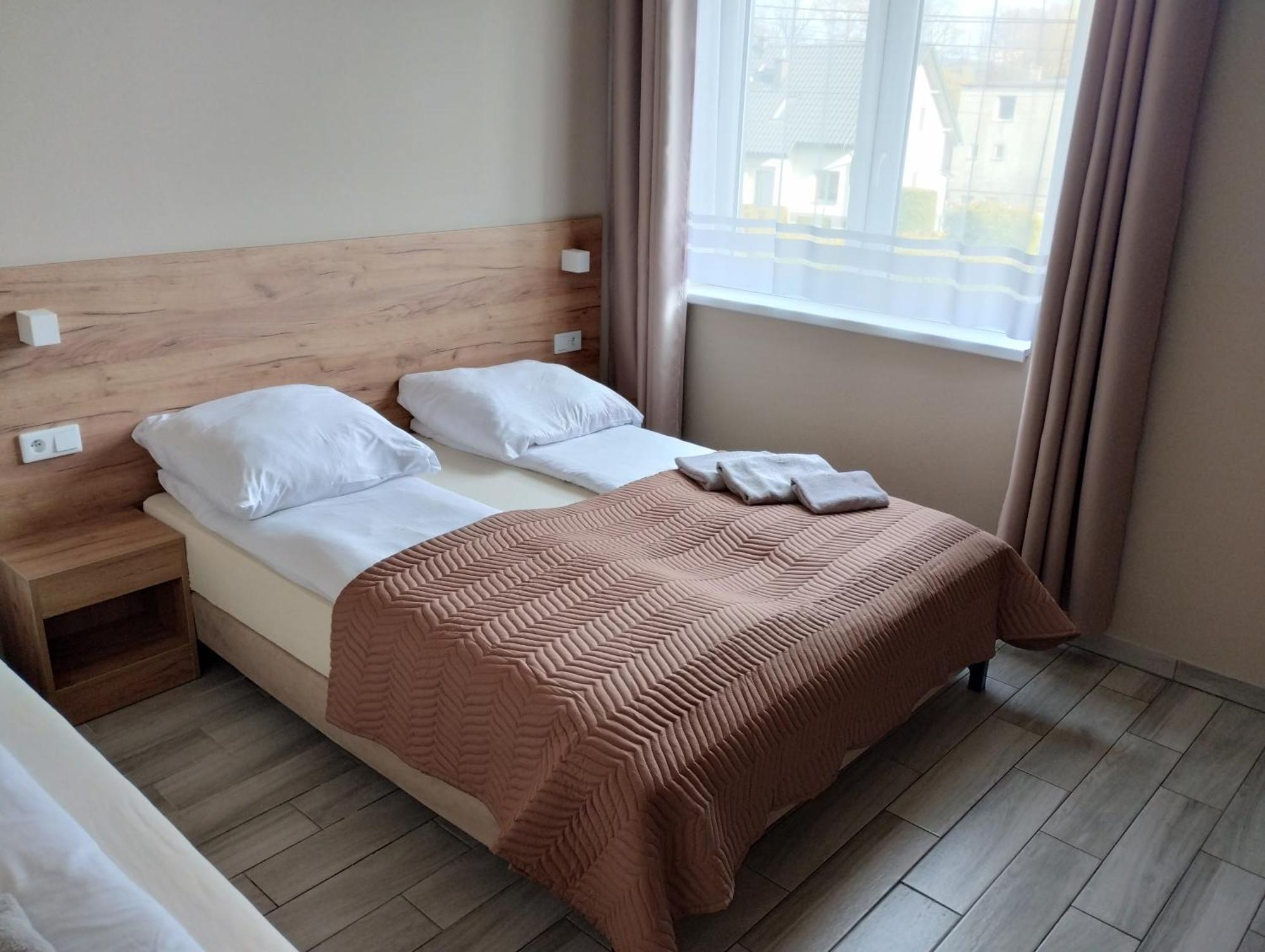 Good Night Noclegi & Strefa Z Sauna I Jacuzzi Ogolnodostepna Lub Na Wylacznosc Czechowice-Dziedzice Buitenkant foto