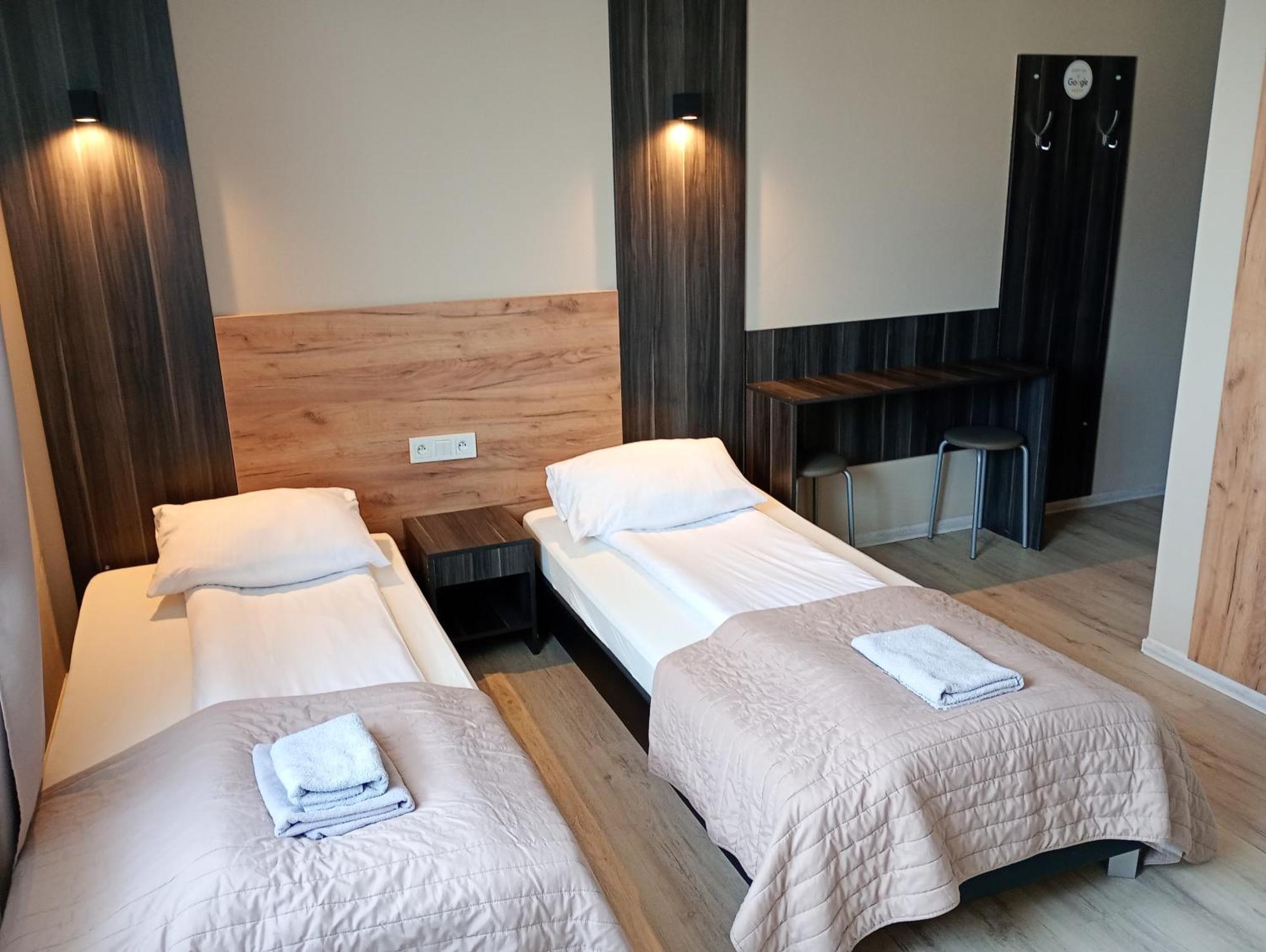 Good Night Noclegi & Strefa Z Sauna I Jacuzzi Ogolnodostepna Lub Na Wylacznosc Czechowice-Dziedzice Buitenkant foto